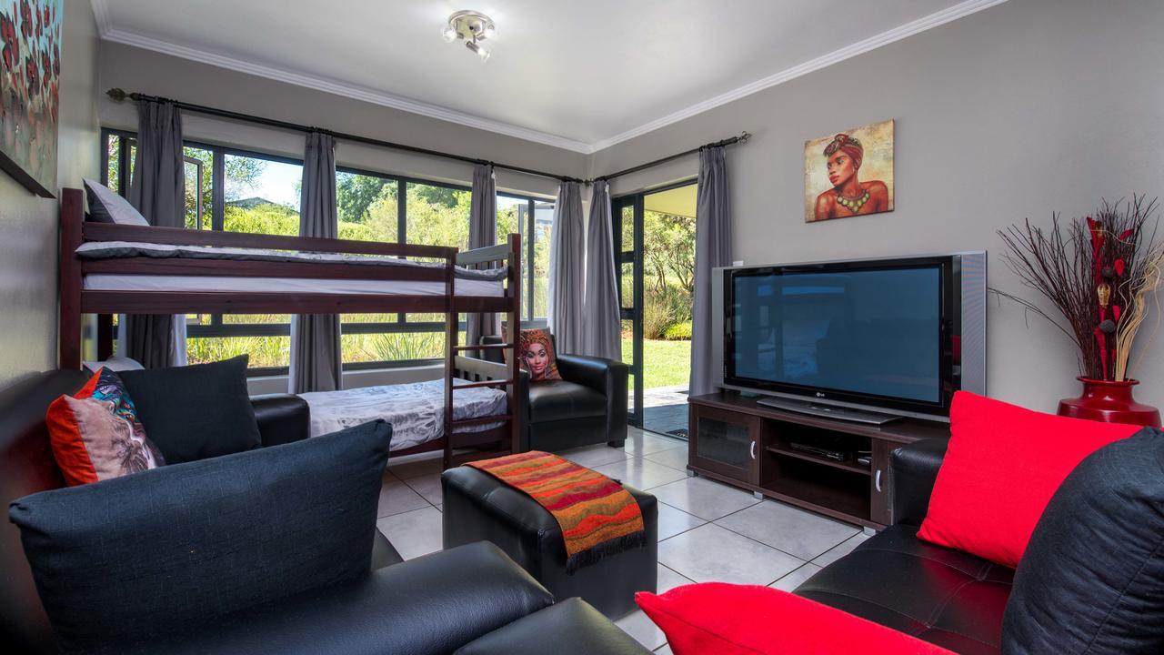 Jozistay @ Jackal Creek Apartments Roodepoort Esterno foto