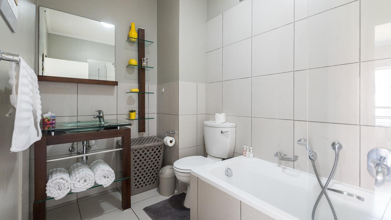 Jozistay @ Jackal Creek Apartments Roodepoort Esterno foto